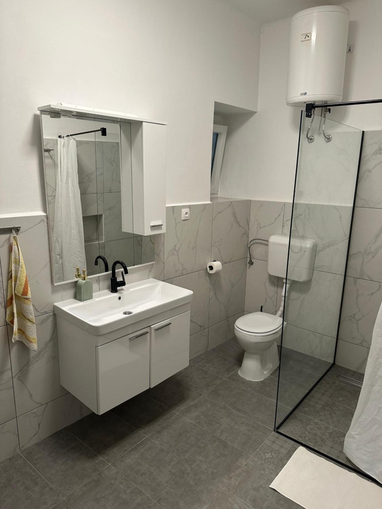 App Zora, Centar Senj Apartment Senj  Luaran gambar